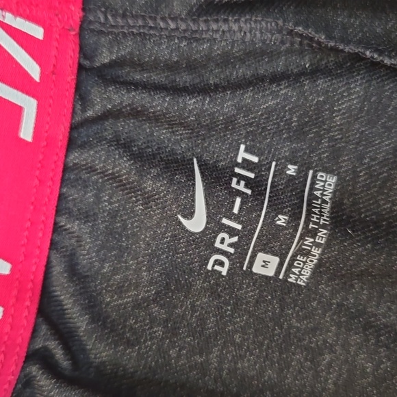Nike shorts - Picture 2 of 2